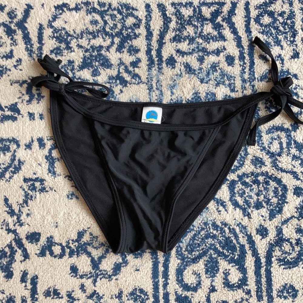 Tie bikini bottom